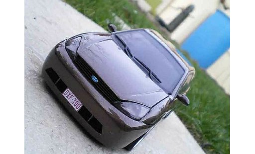 Ford Focus RS 1/18 Motormax brown jantes 18 pouces diecast model cars