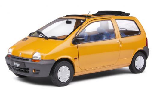 Diecast model cars Renault Twingo 1/18 Solido MkI Open Air yellow 1993 avec ouverts/es toit rabattable Renault Twingo 1/18 Solido MkI Open Air yellow 1993 avec ouverts/es toit rabattable diecast model cars