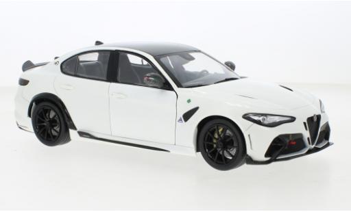 Diecast model cars Alfa Romeo Giulia 1/18 Solido GTA white 2022 Alfa Romeo Giulia 1/18 Solido GTA white 2022 diecast model cars
