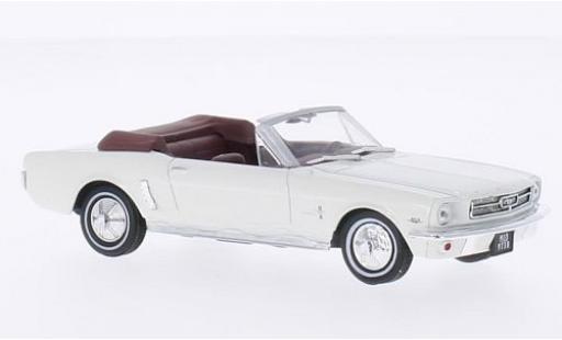 Diecast model cars Ford Mustang 1/43 SpecialC Convertible white James Bond 007 Goldfinger ohne Vitrine Ford Mustang 1/43 SpecialC Convertible white James Bond 007 Goldfinger ohne Vitrine diecast model cars