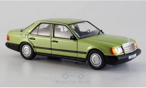 Diecast model cars Mercedes 300 1/43 SpecialC E (W124) metallic green 1984 ohne Vitrine Mercedes 300 1/43 SpecialC E (W124) metallic green 1984 ohne Vitrine diecast model cars