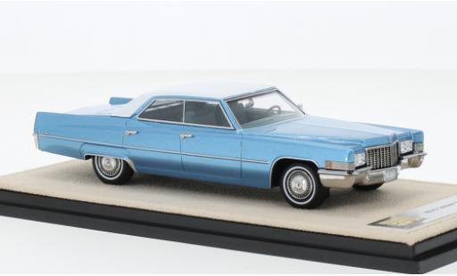 Diecast model cars Cadillac Sedan 1/43 Stamp Models DeVille metallise blue clair/white 1970 Cadillac Sedan 1/43 Stamp Models DeVille metallise blue clair/white 1970 diecast model cars