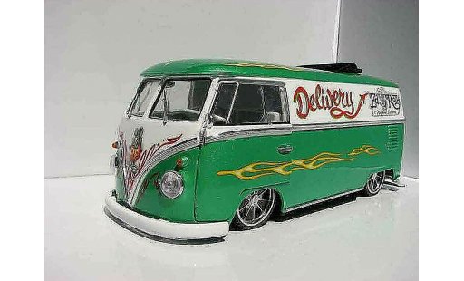 Volkswagen Combi Base 1/18 Welly tribute to ed roth combi rat fink revell diecast model cars