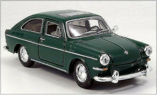 Volkswagen 1600 Base 1/24 Maisto Fastback green diecast model cars