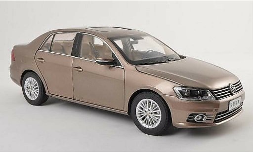 Volkswagen Bora Base 1/18 Paudi beige 2012 diecast model cars