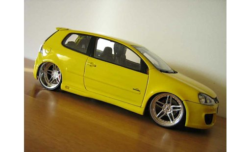 Volkswagen Golf GTI 1/18 Burago yellow jantes ac schnitzer diecast model cars