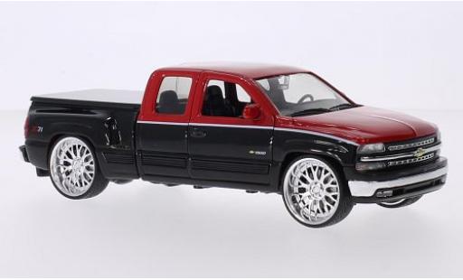 Diecast model cars Chevrolet Silverado 1/24 Welly Extended Cab Tuning red/black 1999 Predection de surface de chargement détachable Chevrolet Silverado 1/24 Welly Extended Cab Tuning red/black 1999 Predection de surface de chargement détachable diecast model cars