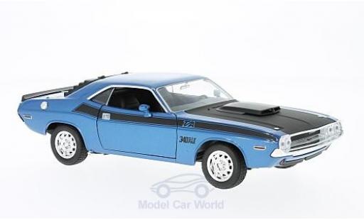 Diecast model cars Dodge Challenger 1/24 Welly T/A metallic blue/black 1970 Dodge Challenger 1/24 Welly T/A metallic blue/black 1970 diecast model cars