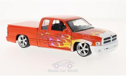 Diecast model cars Dodge RAM 1/24 Welly Ram Quad Cab 1500 Sport orange/Dekor Dodge RAM 1/24 Welly Ram Quad Cab 1500 Sport orange/Dekor diecast model cars