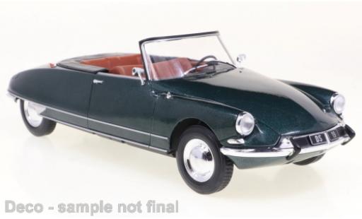 Diecast model cars Citroen DS 1/24 WhiteBox 19 cabriolet metallise green foncé 1963 Citroen DS 1/24 WhiteBox 19 cabriolet metallise green foncé 1963 diecast model cars