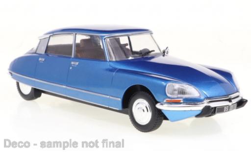 Diecast model cars Citroen DS 1/24 WhiteBox 23 Pallas metallise blue 1973 Citroen DS 1/24 WhiteBox 23 Pallas metallise blue 1973 diecast model cars